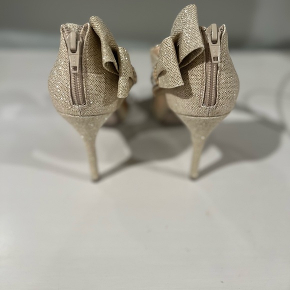 Nina Size 7.5 Champagne Heels-Worn Once - Picture 3 of 3
